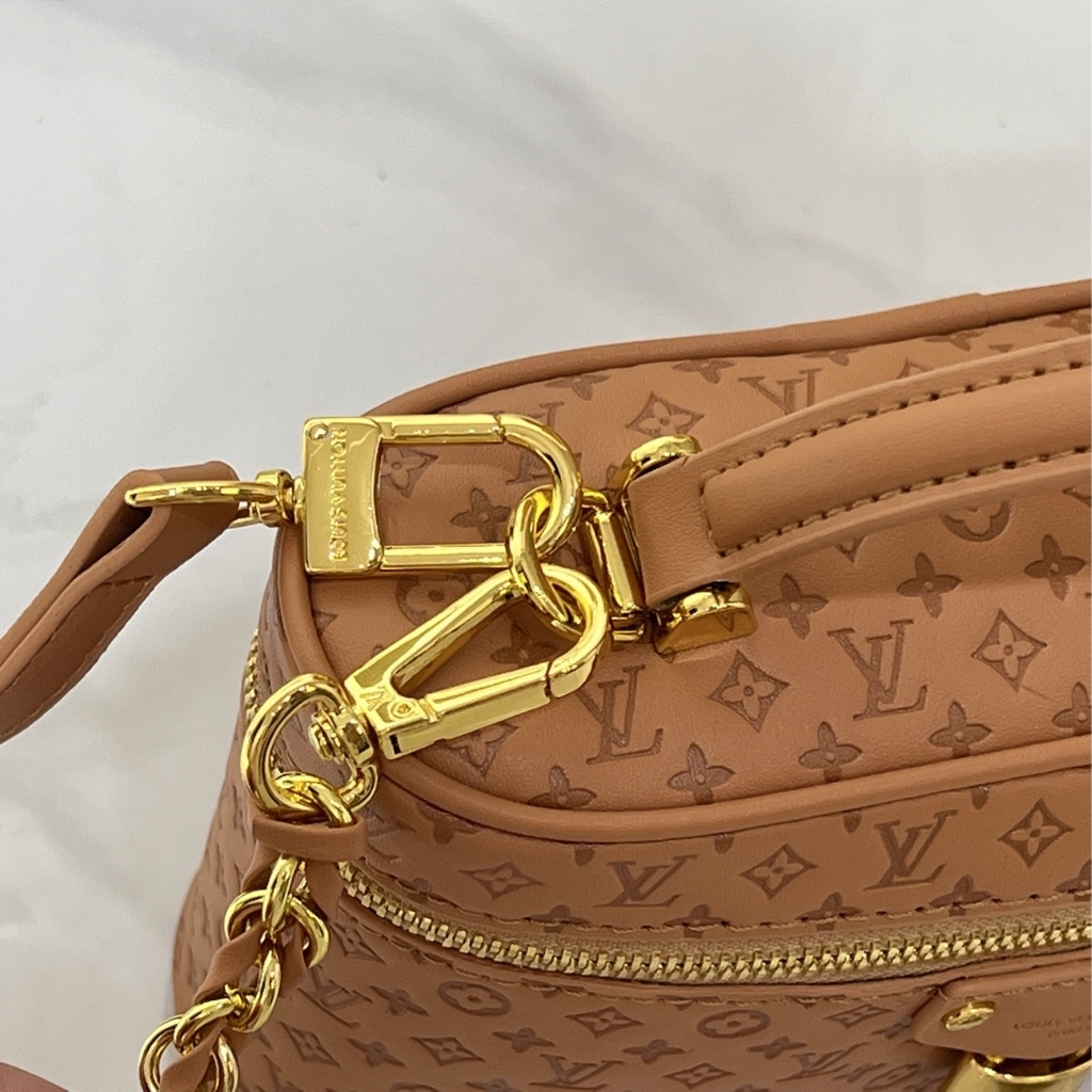 Louis Vuitton Vanity Chain Pouch Minigram Canvas Handbag Noisette 19cm - Image 6