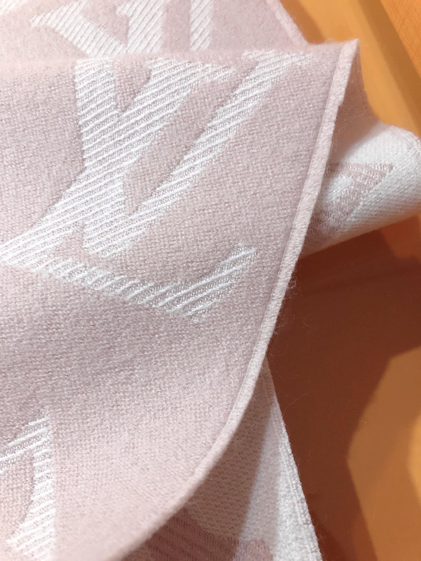 Louis Vuitton LV Essential Monogram Wool Scarf Pink Beige 186Cm M77854 - Image 6