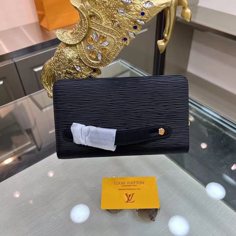 Louis Vuitton Sarah Epi Leather Wallet Black 28cm - Image 5