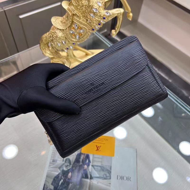 Louis Vuitton Sarah Epi Leather Wallet Black 28cm - Image 8